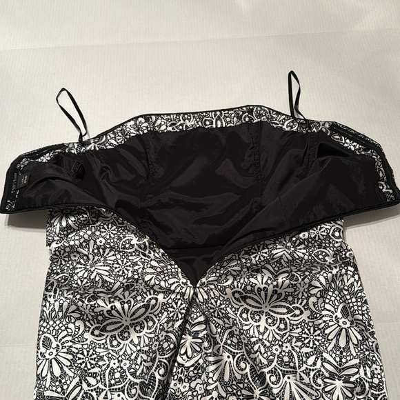 WHBM Black and White Print Satin Strapless Dress Size 12 - Picture 13 of 14